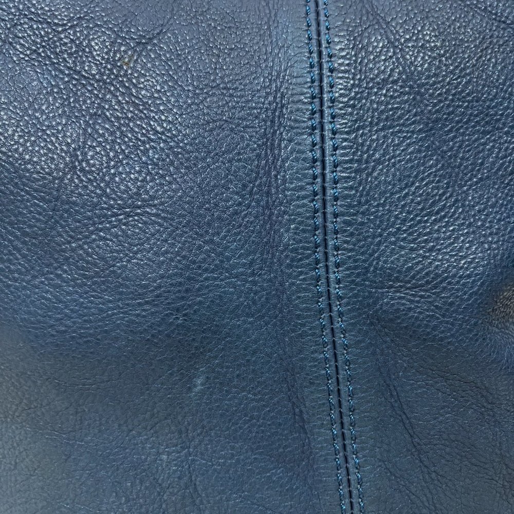 Tano Blue Pebbled Leather Shoulder Bag - Picture 12 of 15